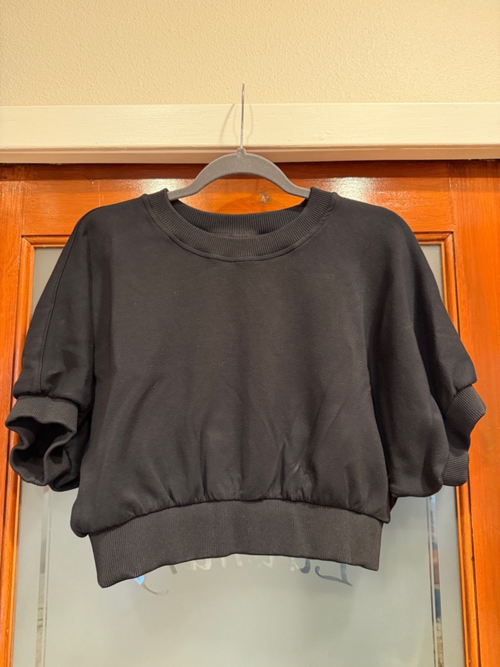 Sweaty Betty cropped short sleeve sweatshirt XS